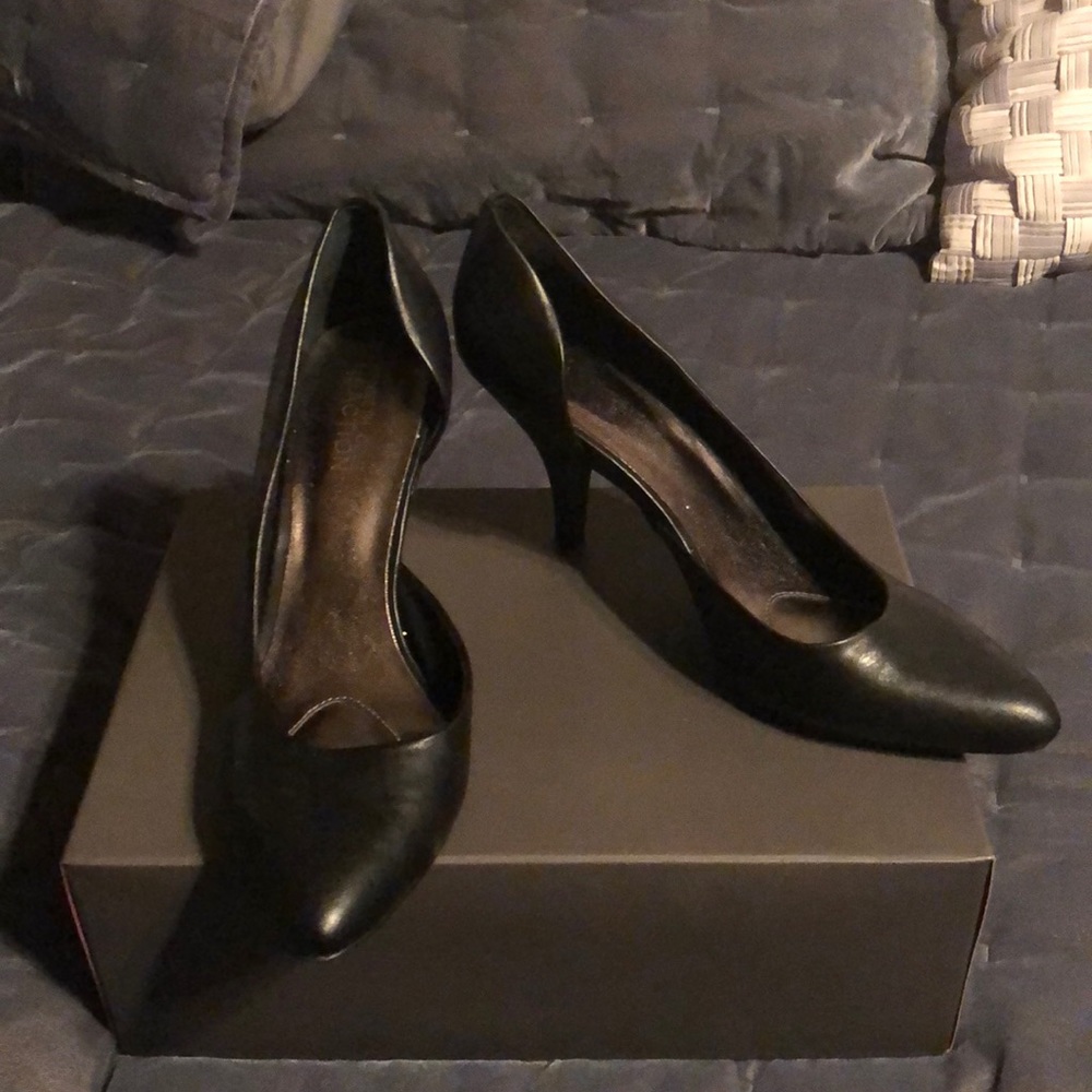 Simple black heel🖤 - Picture 2 of 4